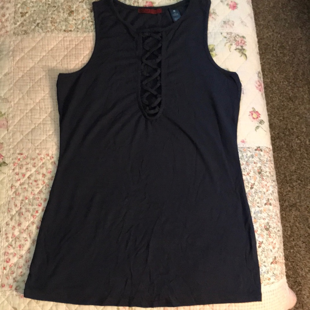 Buckle Medium Top